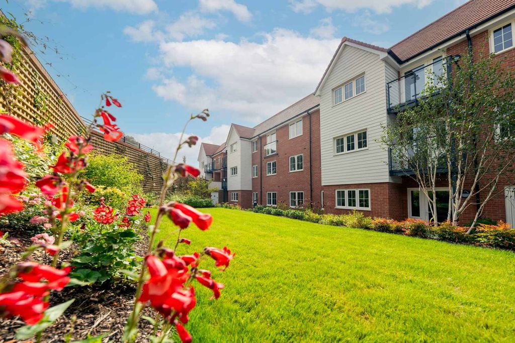 Additional image 5 of 2 bed flat to rentHawkhurst TN18