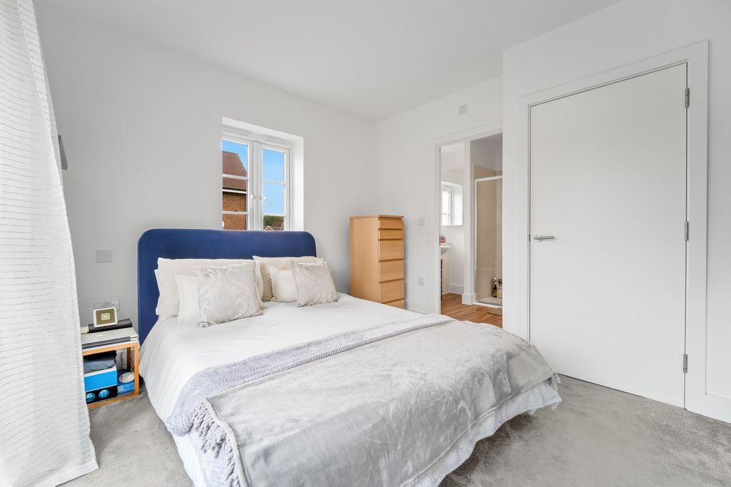 Property photo 1 of 25