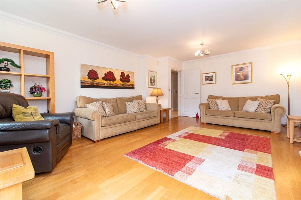 Property photo 3 of 31 Picture No. 12