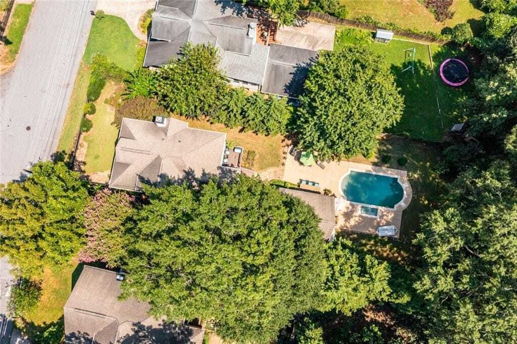 Property photo 1 of 28