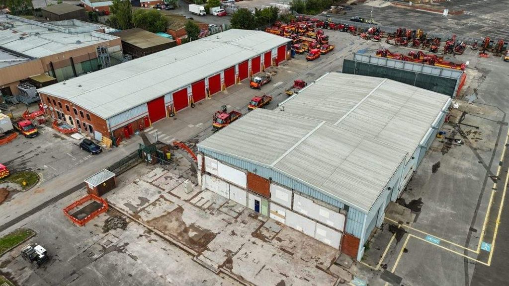 Property photo 2 of 14