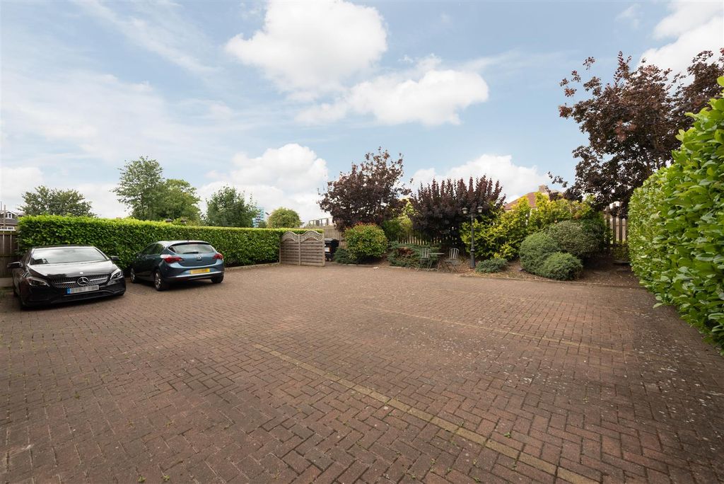 Property photo 3 of 12 Ladysmith 3.Jpg