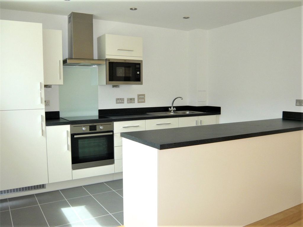 Property photo 2 of 8 Picture No. 10