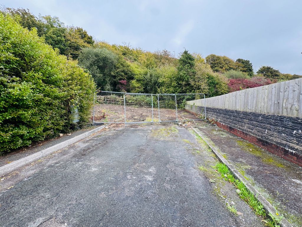 Property photo 3 of 9