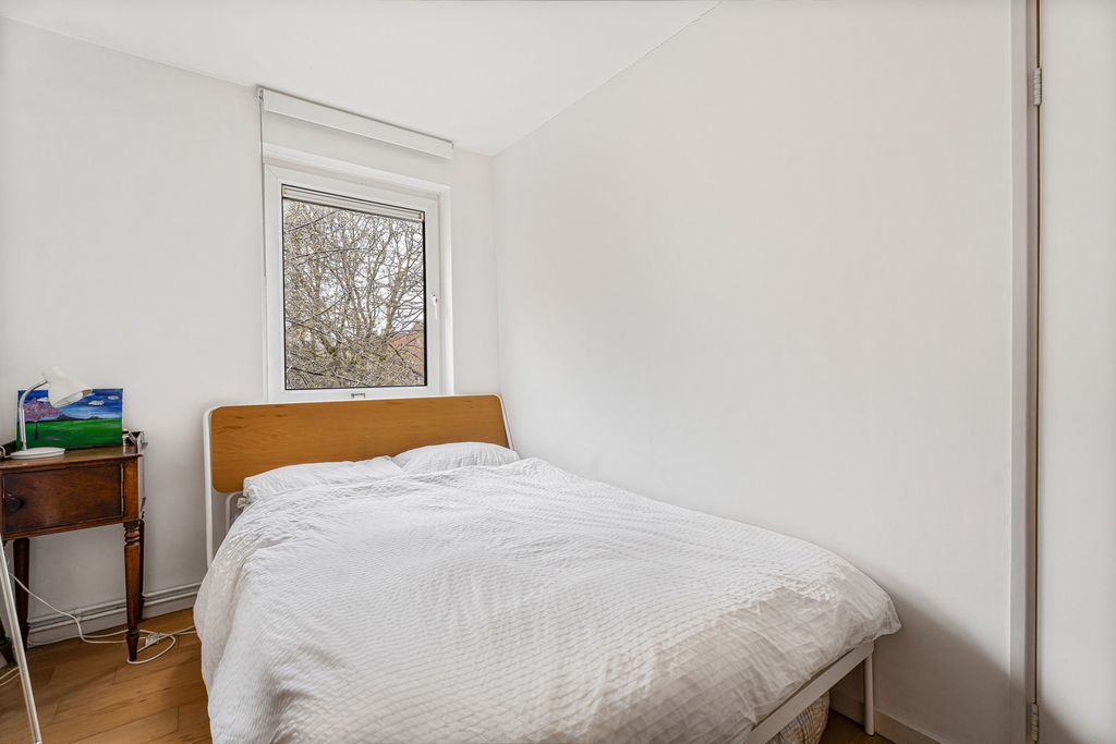 Property photo 3 of 17 Bedroom