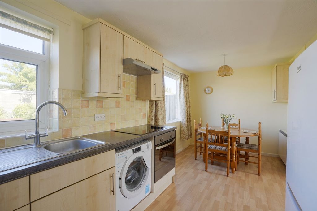 Property photo 2 of 18
