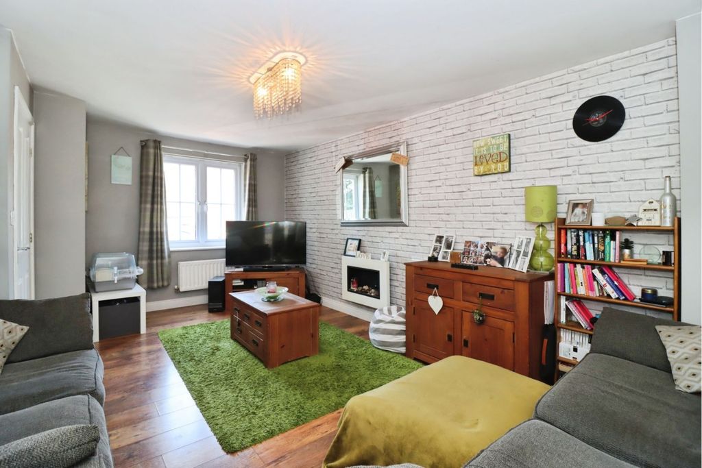 Property photo 2 of 15