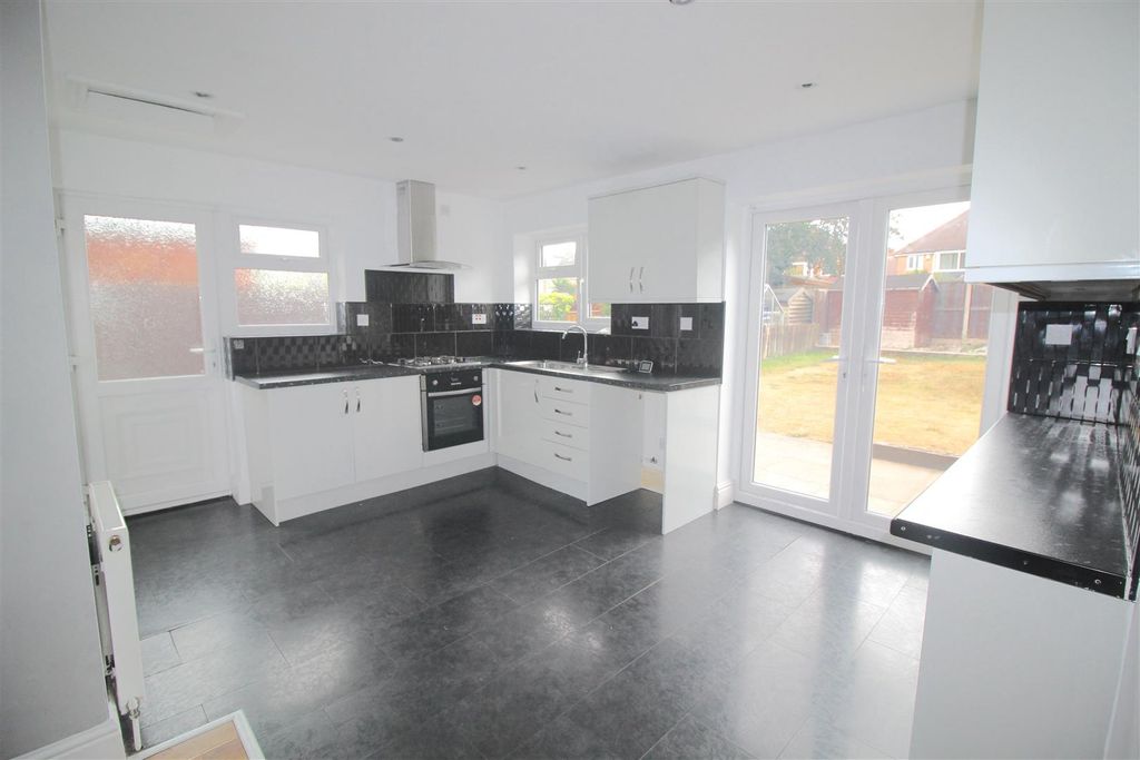Property photo 2 of 12 Img_3215.Jpg
