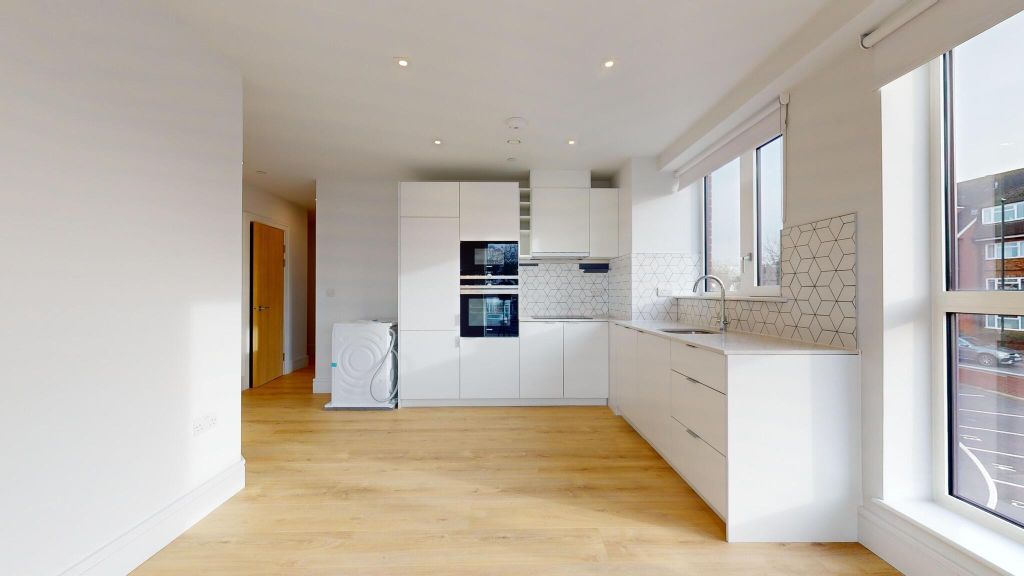 Property photo 2 of 18 Kitchen