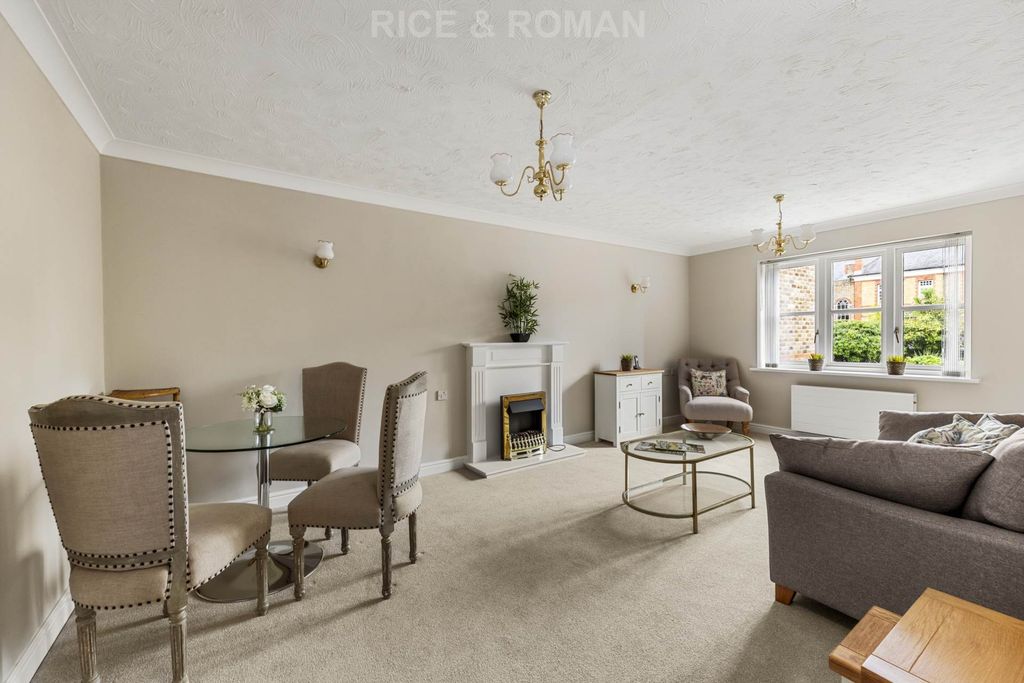 Property photo 2 of 10