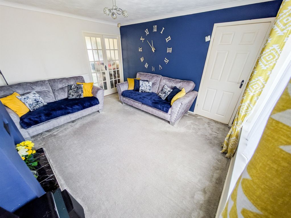 Property photo 2 of 25