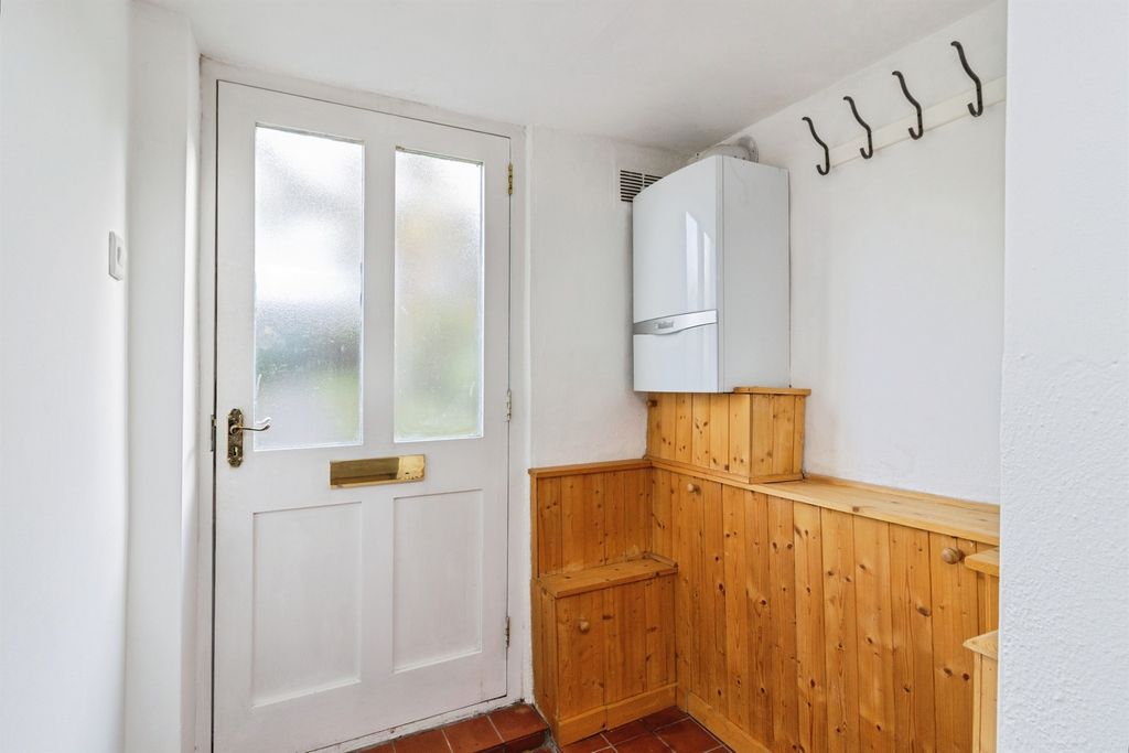 Property photo 2 of 26