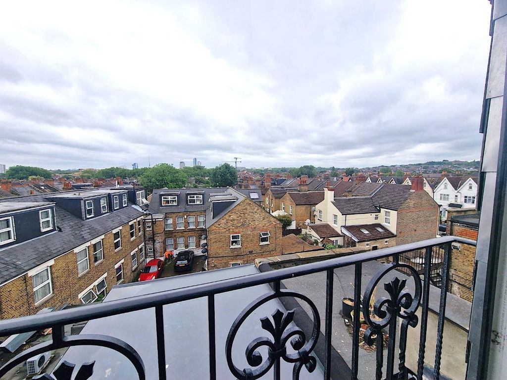 Property photo 2 of 4 Balcony