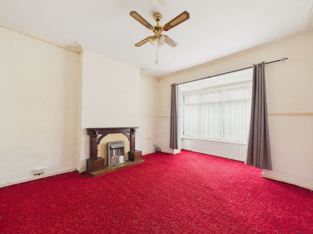 Property photo 2 of 12 Lounge