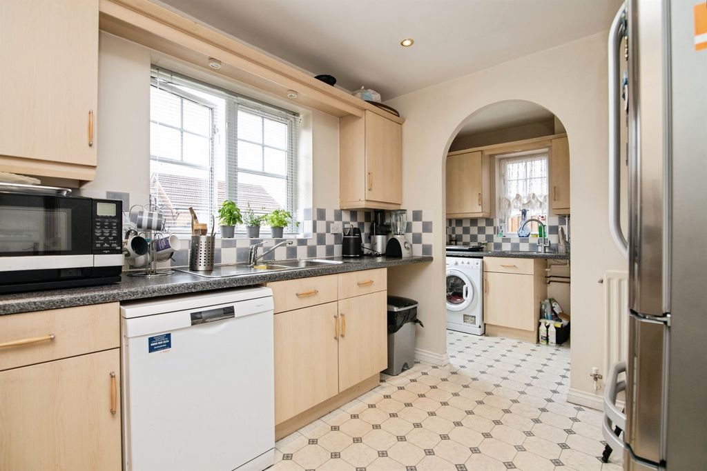 Property photo 3 of 17