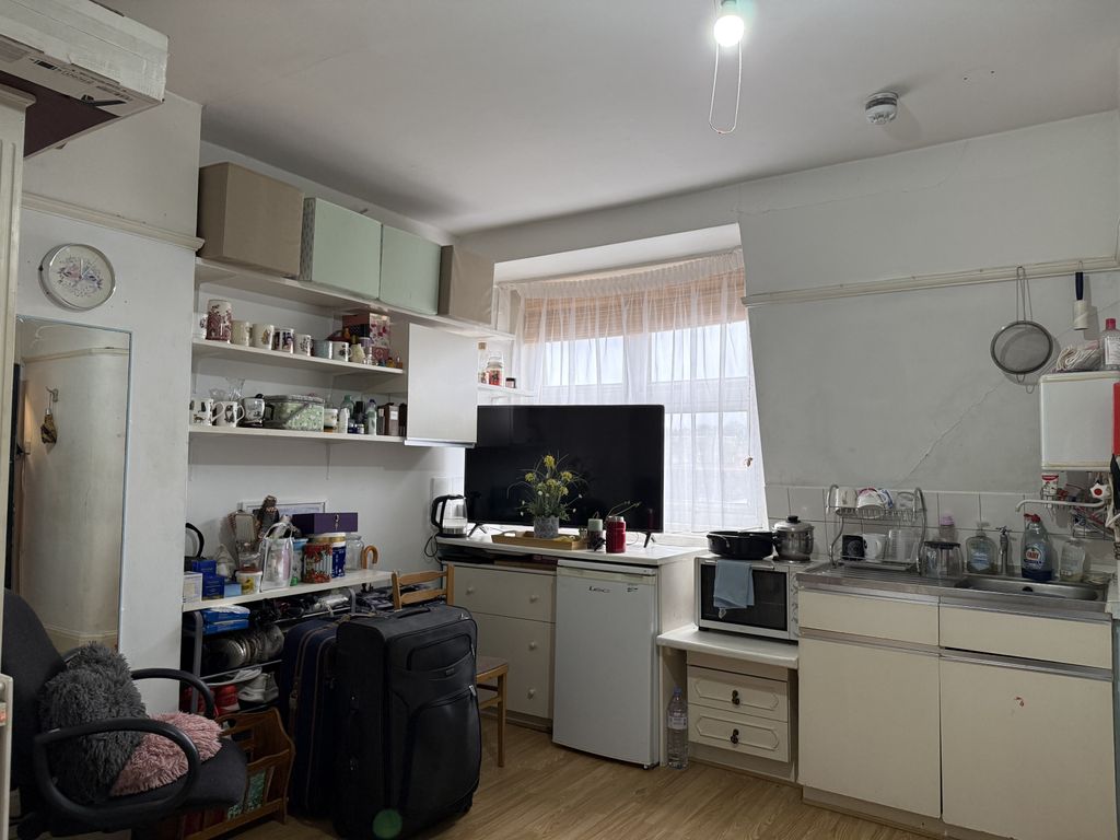 Property photo 2 of 6 Gallery