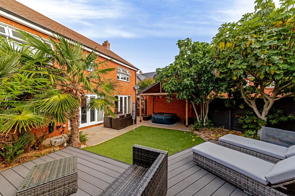 Property photo 2 of 31 1Salcombeplace-57