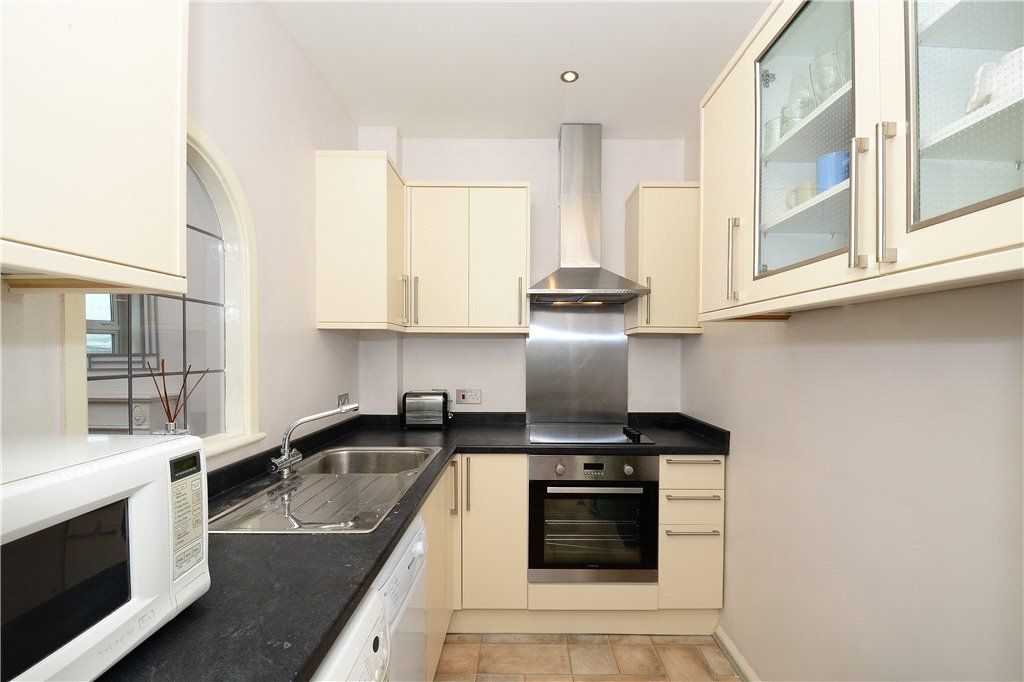 Property photo 2 of 7 Kitchen