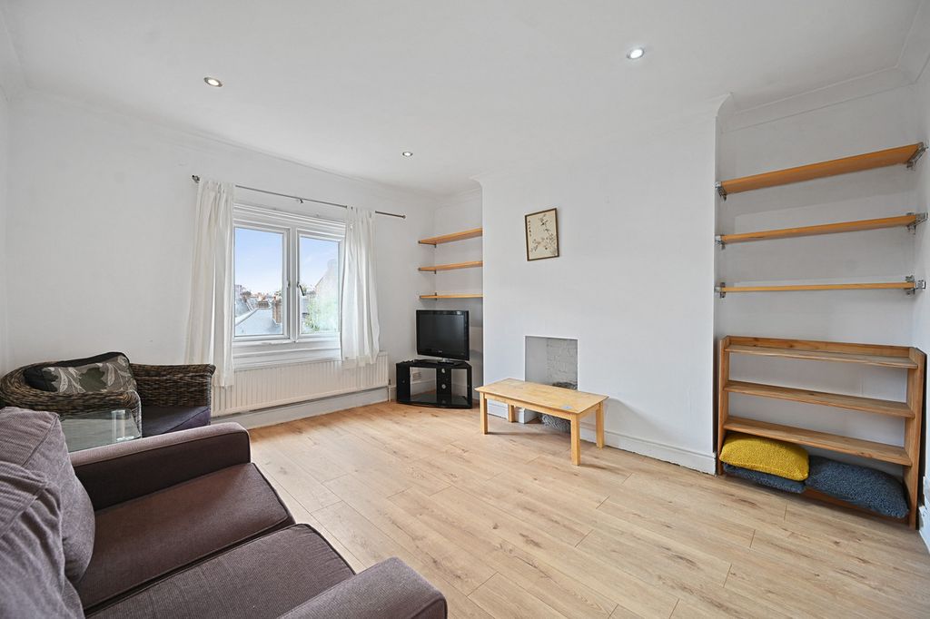 Property photo 3 of 8