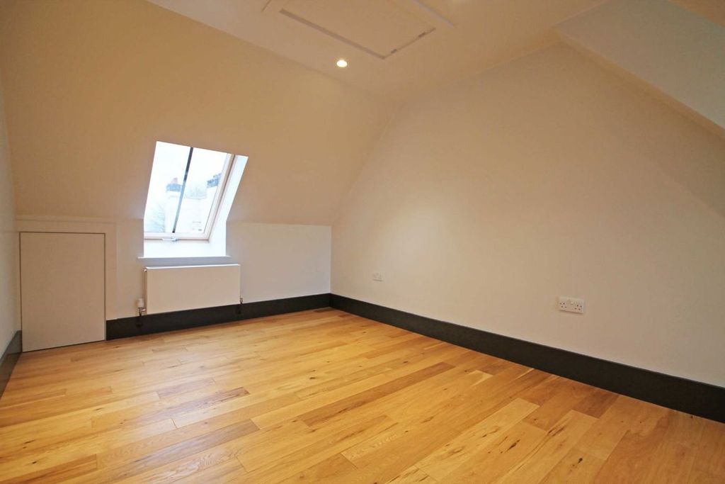 Property photo 3 of 3