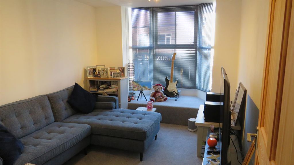 Property photo 2 of 14 Lounge-8.Jpg