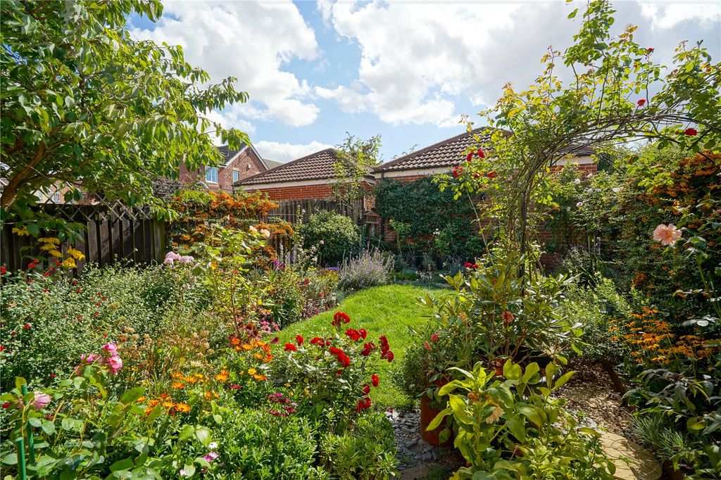 Property photo 3 of 14 Picture No. 11