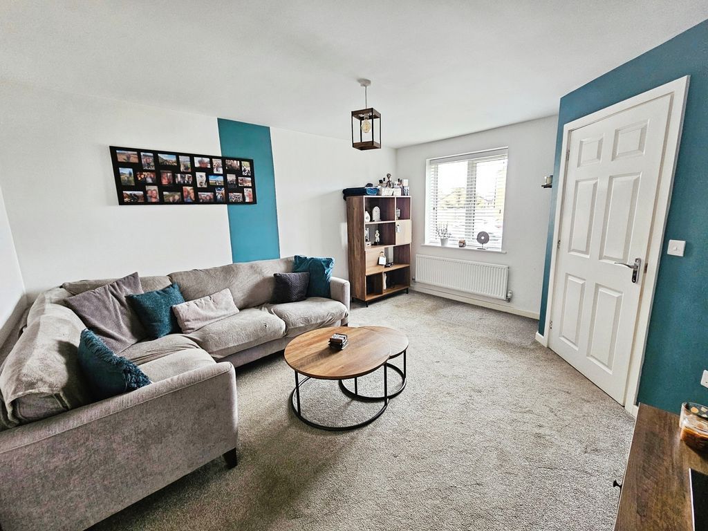 Property photo 3 of 12 Photo 9