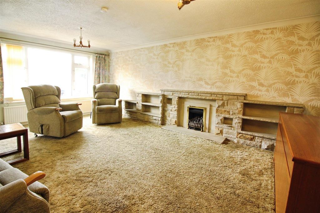 Property photo 2 of 15 Living Room