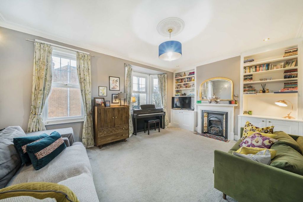 Property photo 2 of 8