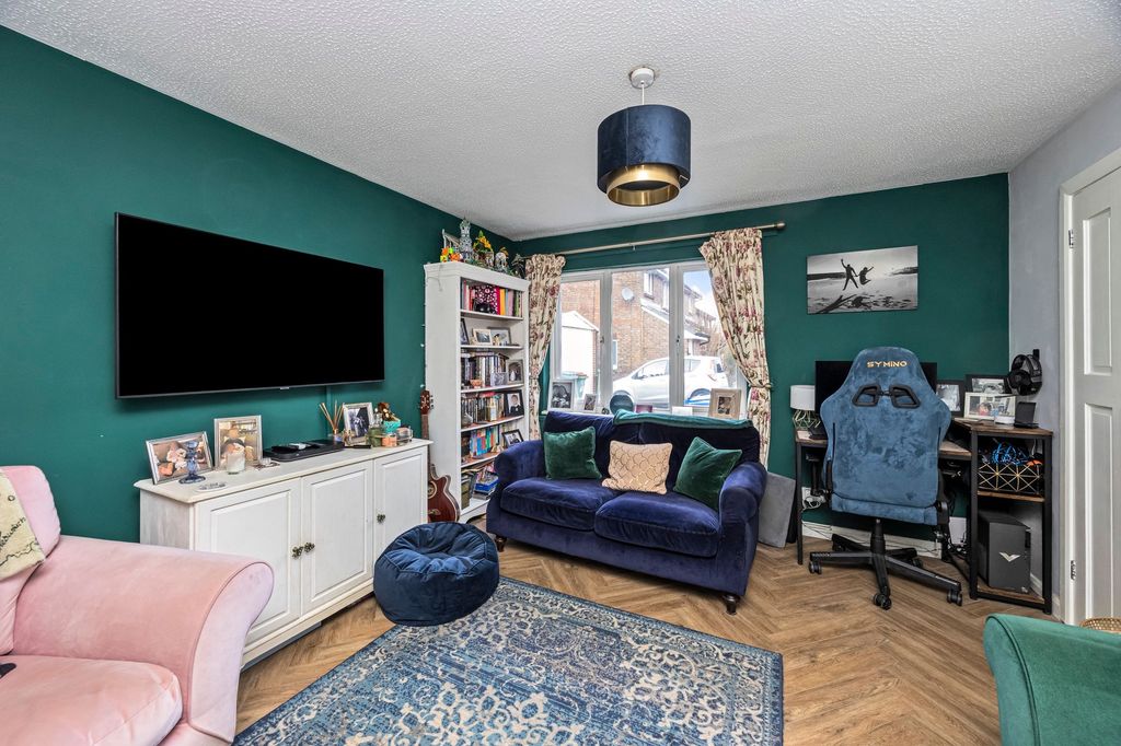 Property photo 2 of 18