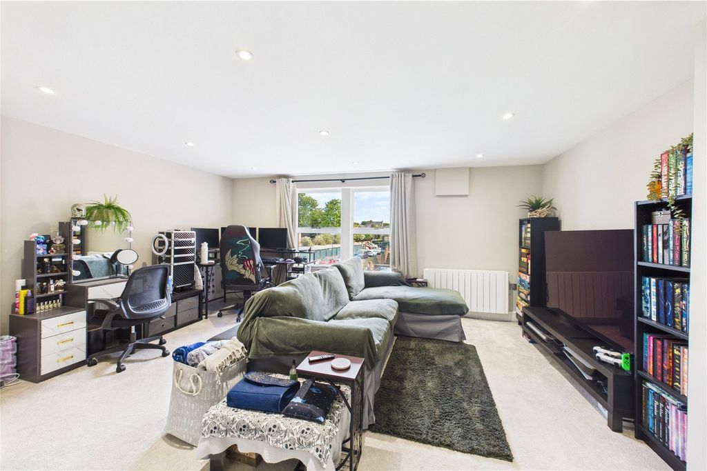 Property photo 3 of 10 Picture No. 06