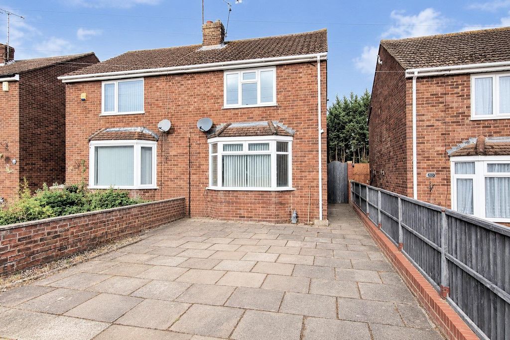Property photo 1 of 12 103Runfoldave-H.Jpg