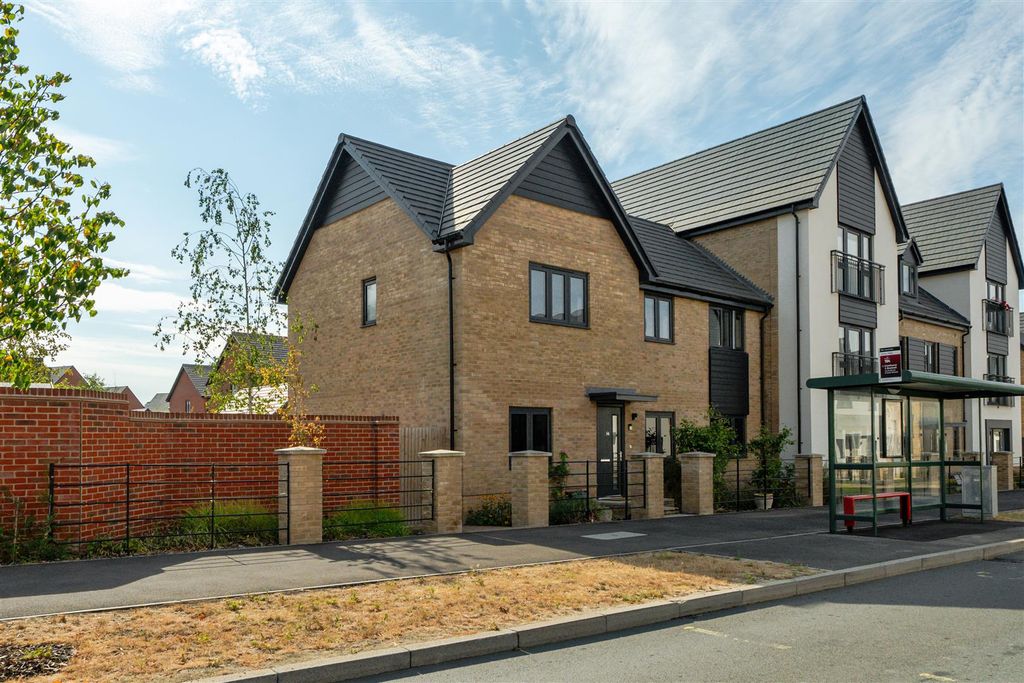 Property photo 1 of 20 6-6A71A8914730c-1500120-19Fcbf7025363-6-6.Jpg