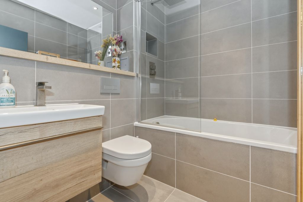 Additional image 26 of 3 bed town house for saleFoundry Side, Ironworks LS11