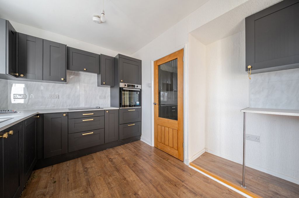 Property photo 2 of 22 1431012-8-69B9268...