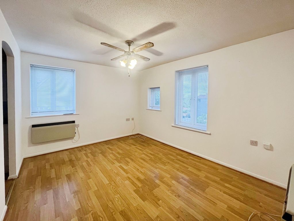 Property photo 2 of 8 View