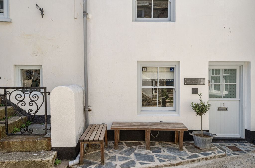 Property photo 2 of 17 1320297-3-687104c...