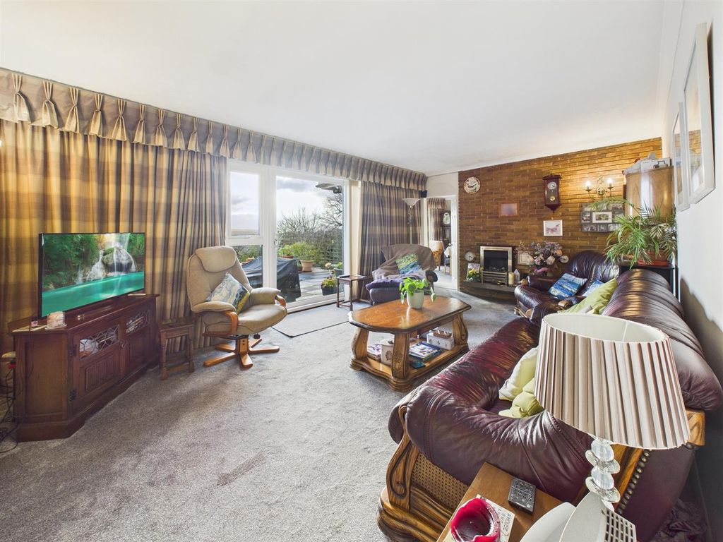 Property photo 3 of 22 Cam05510G0-Pr0136-Still023.Jpg