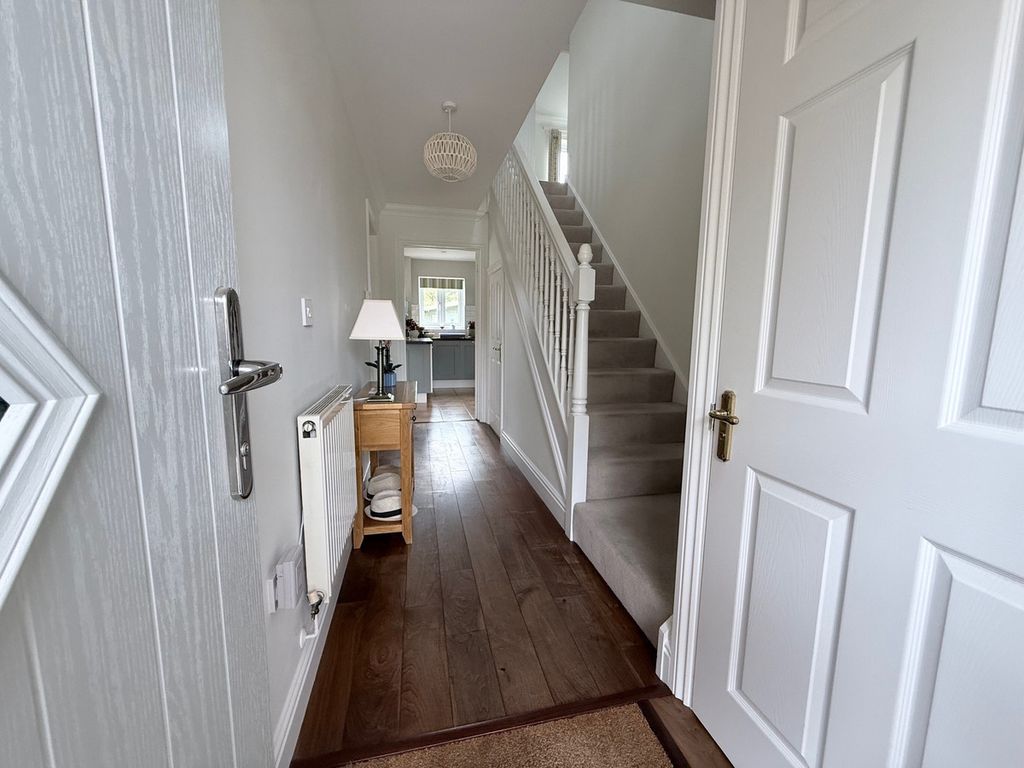 Property photo 3 of 25