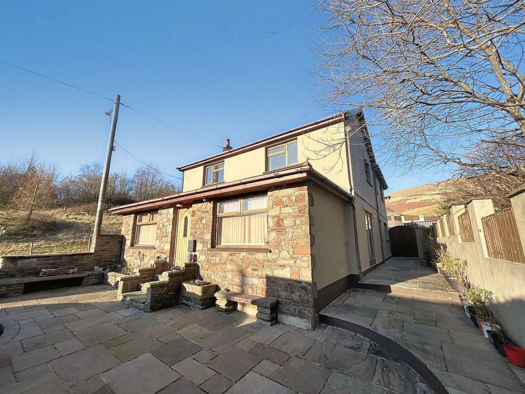 Property photo 3 of 40
