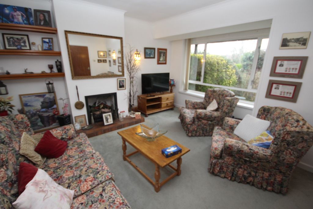 Property photo 2 of 27