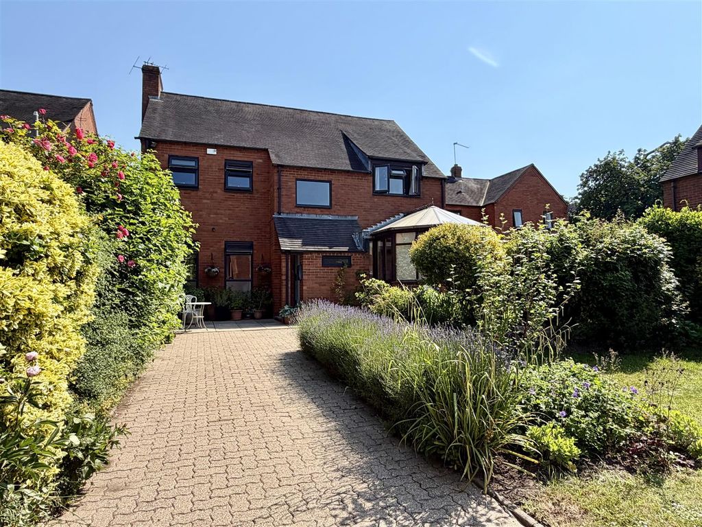 Property photo 1 of 34
