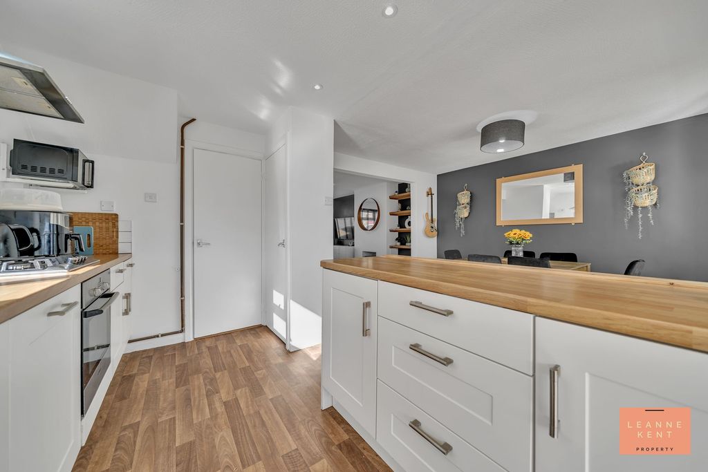 Additional image 15 of 3 bed semi-detached house for saleCaerleon Court, Caerphilly CF83