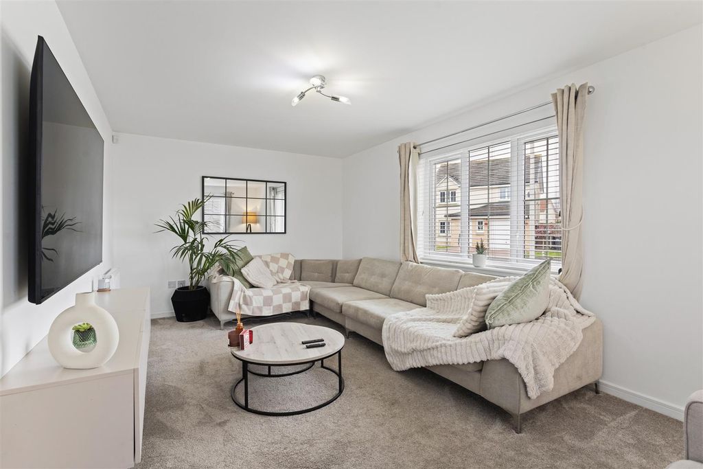 Property photo 2 of 40 2.Jpg