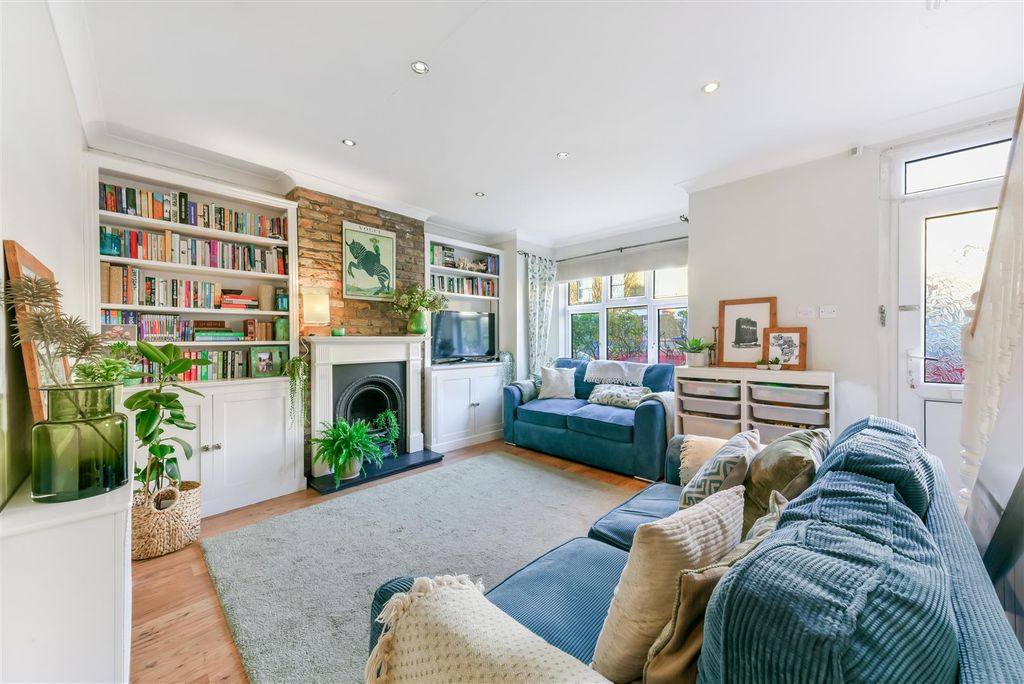 Property photo 2 of 13