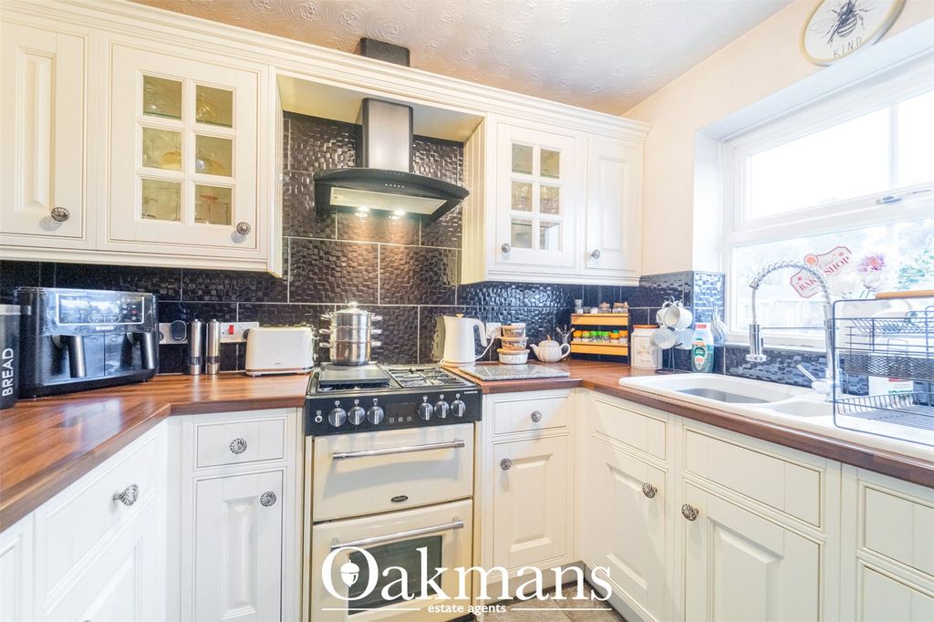 Property photo 2 of 22 Picture No. 21