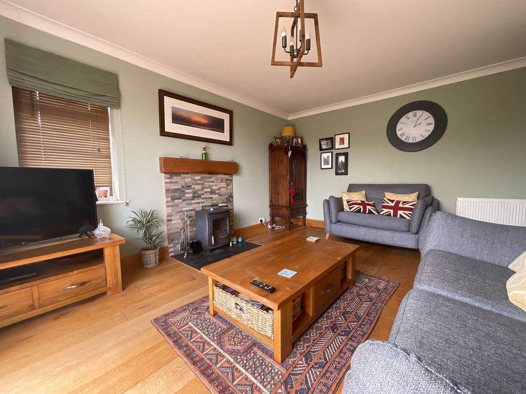 Property photo 3 of 23