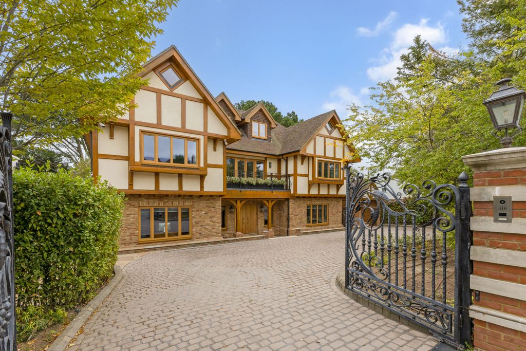 Property photo 1 of 25