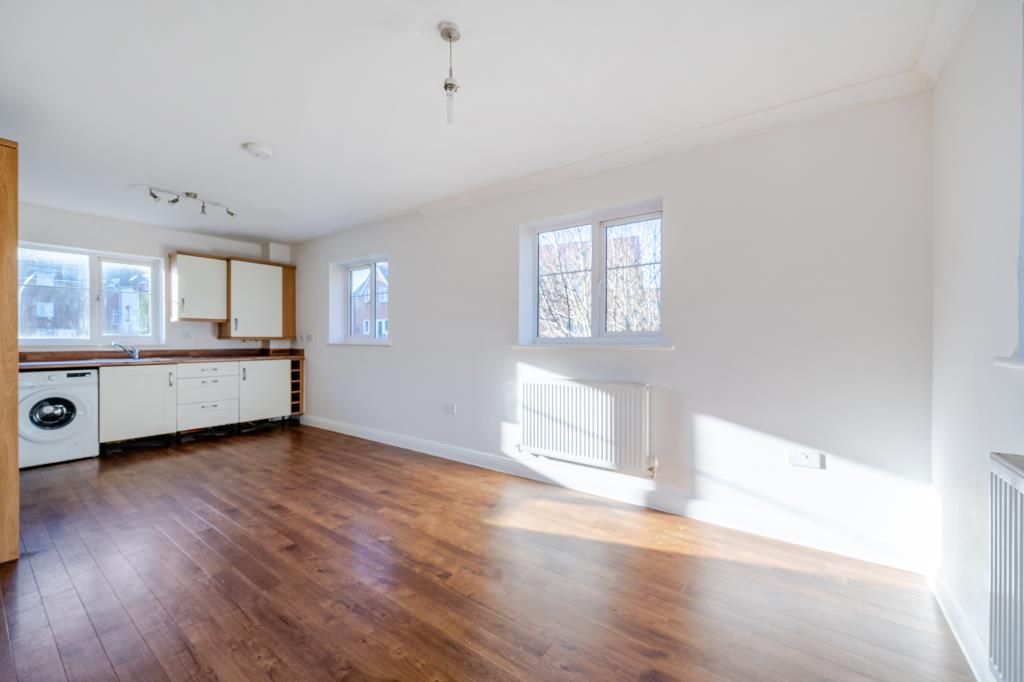 Property photo 2 of 20 Reception/Kitchen