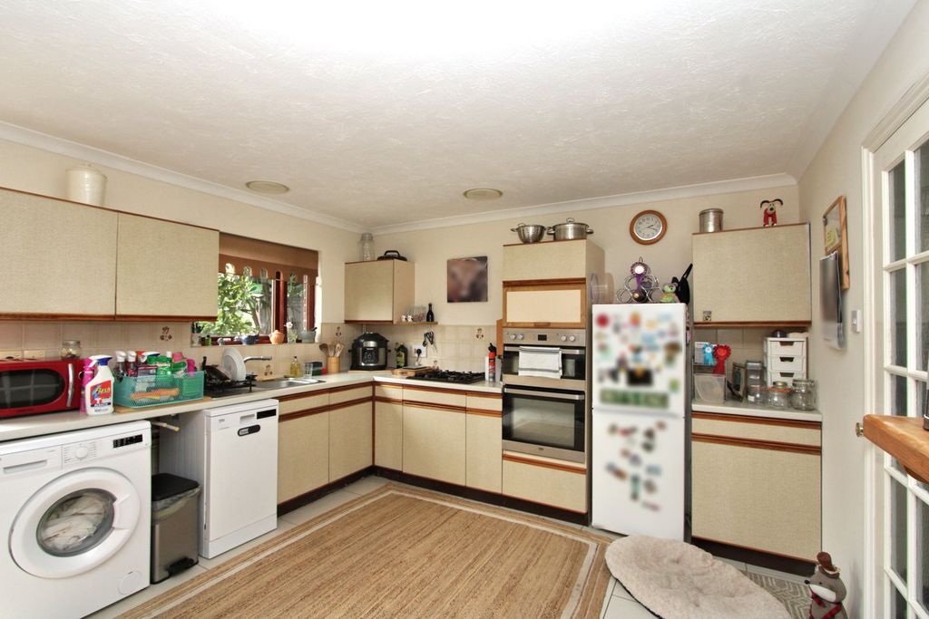 Property photo 3 of 14